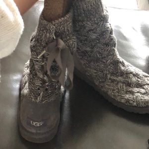 Grey knitted Bow UGG